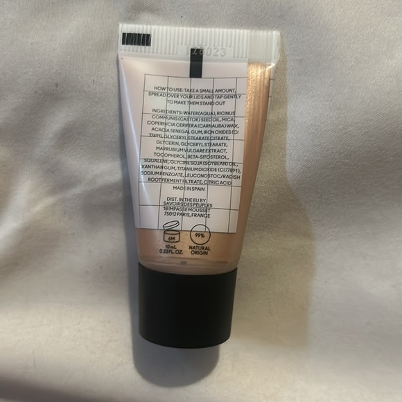 Rose Gold Liquid Eye Shadow - Picture 2 of 3